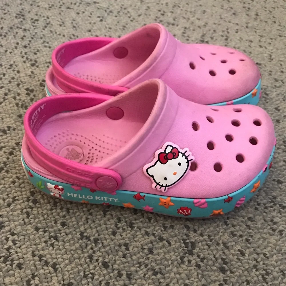 Hello Kitty Crocs Kids' Pink Clog Sandals